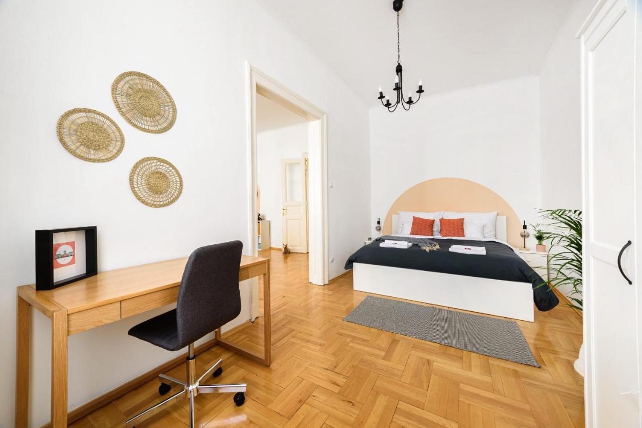 בודפשט Spacious & Serene Downtown Home With Free Parking מראה חיצוני תמונה